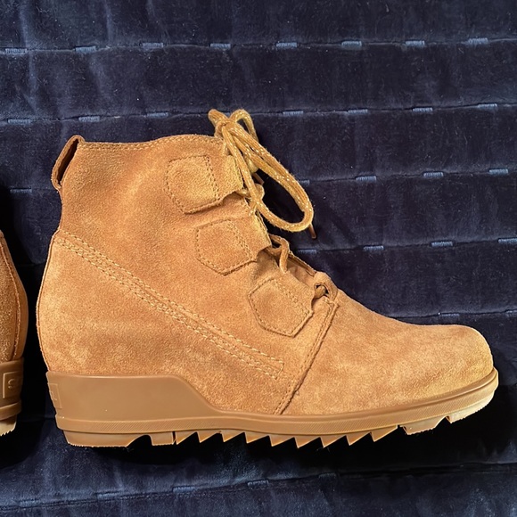 Sorel boots - tan - size 8 1/2 - Picture 7 of 7